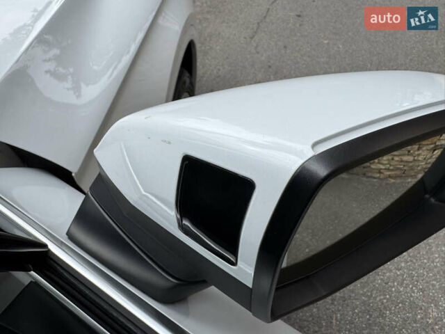 Белый Ауди Ку 5, объемом двигателя 1.98 л и пробегом 79 тыс. км за 32800 $, фото 10 на Automoto.ua