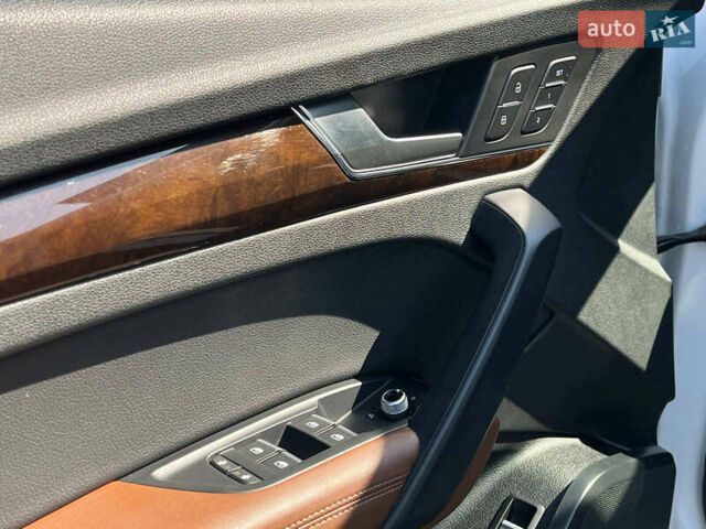 Белый Ауди Ку 5, объемом двигателя 2 л и пробегом 102 тыс. км за 26790 $, фото 11 на Automoto.ua
