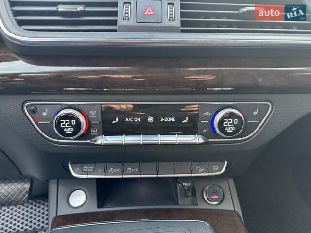 Белый Ауди Ку 5, объемом двигателя 1.98 л и пробегом 102 тыс. км за 27000 $, фото 12 на Automoto.ua