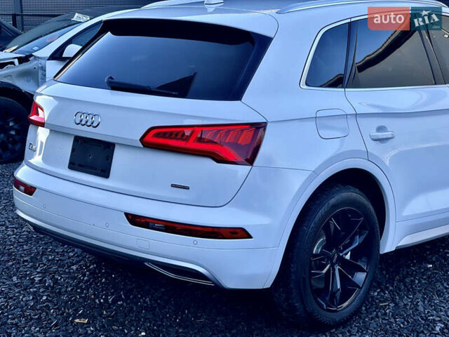 Білий Ауді Ку 5, об'ємом двигуна 1.98 л та пробігом 148 тис. км за 16400 $, фото 22 на Automoto.ua