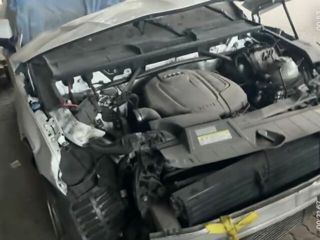 Белый Ауди Ку 5, объемом двигателя 2 л и пробегом 68 тыс. км за 6500 $, фото 8 на Automoto.ua