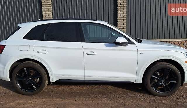 Белый Ауди Ку 5, объемом двигателя 1.98 л и пробегом 98 тыс. км за 35500 $, фото 9 на Automoto.ua