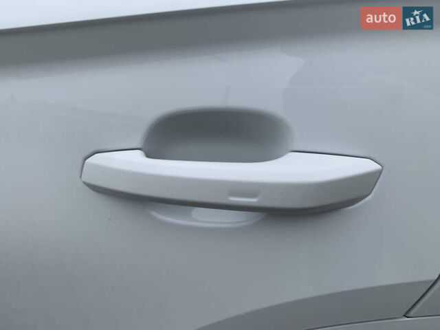 Белый Ауди Ку 5, объемом двигателя 2 л и пробегом 188 тыс. км за 31700 $, фото 53 на Automoto.ua