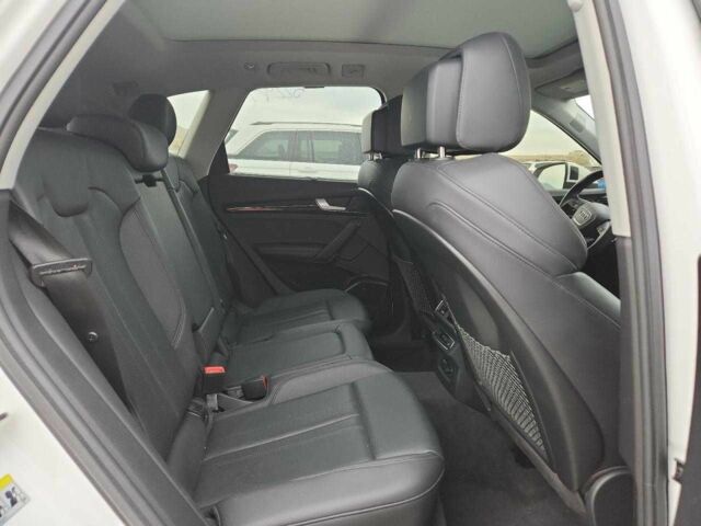 Білий Ауді Ку 5, об'ємом двигуна 2 л та пробігом 112 тис. км за 5500 $, фото 8 на Automoto.ua