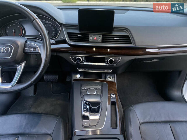 Білий Ауді Ку 5, об'ємом двигуна 2 л та пробігом 148 тис. км за 21500 $, фото 23 на Automoto.ua