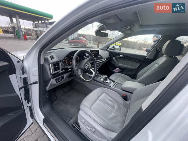 Белый Ауди Ку 5, объемом двигателя 2 л и пробегом 85 тыс. км за 25500 $, фото 24 на Automoto.ua