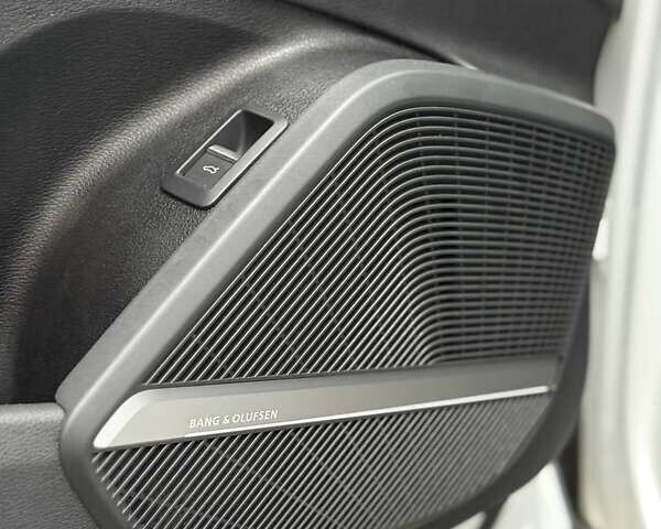 Белый Ауди Ку 5, объемом двигателя 1.98 л и пробегом 88 тыс. км за 26900 $, фото 16 на Automoto.ua