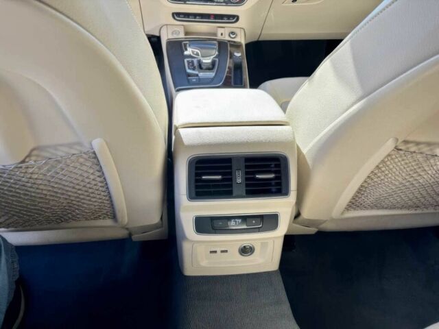 Белый Ауди Ку 5, объемом двигателя 2 л и пробегом 37 тыс. км за 11000 $, фото 9 на Automoto.ua