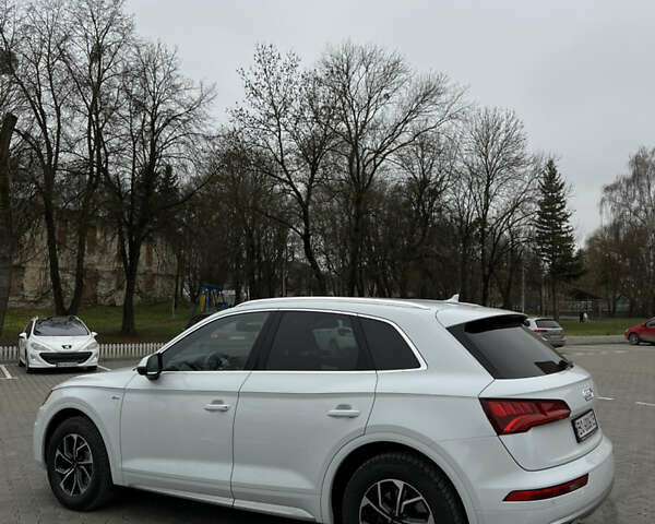 Белый Ауди Ку 5, объемом двигателя 1.97 л и пробегом 240 тыс. км за 38500 $, фото 8 на Automoto.ua