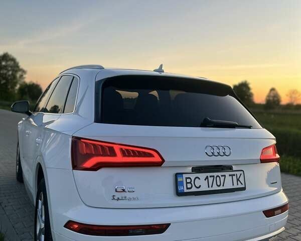 Білий Ауді Ку 5, об'ємом двигуна 1.98 л та пробігом 110 тис. км за 25300 $, фото 8 на Automoto.ua