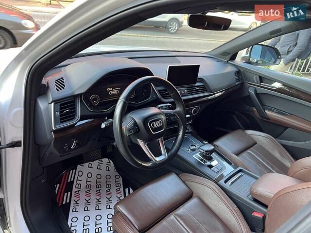 Белый Ауди Ку 5, объемом двигателя 2 л и пробегом 122 тыс. км за 29900 $, фото 18 на Automoto.ua