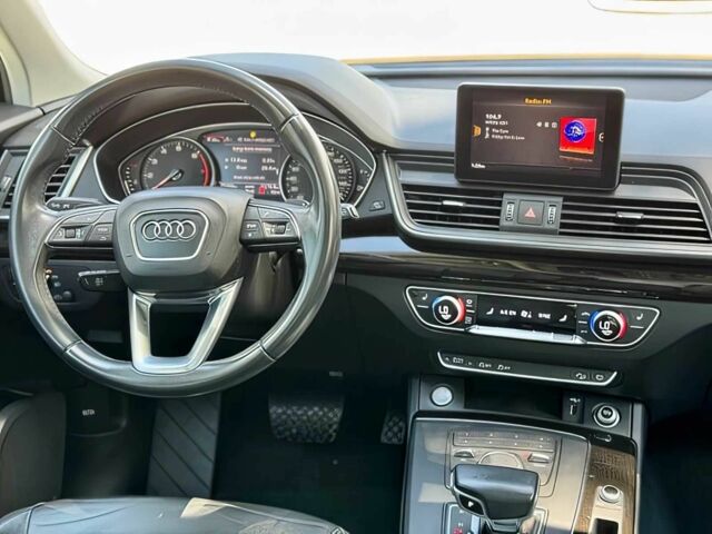 Білий Ауді Ку 5, об'ємом двигуна 2 л та пробігом 67 тис. км за 13000 $, фото 9 на Automoto.ua
