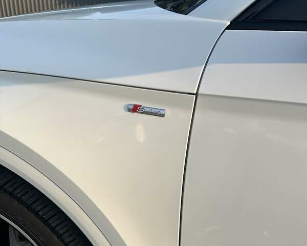 Білий Ауді Ку 5, об'ємом двигуна 2.97 л та пробігом 140 тис. км за 45698 $, фото 5 на Automoto.ua