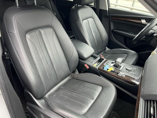 Белый Ауди Ку 5, объемом двигателя 2 л и пробегом 158 тыс. км за 24000 $, фото 8 на Automoto.ua