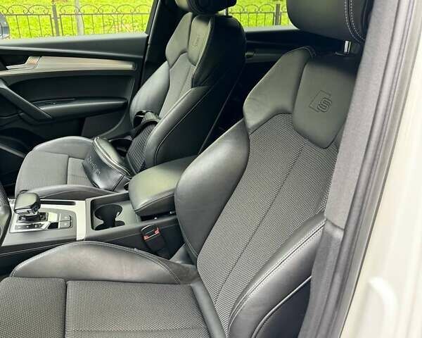 Белый Ауди Ку 5, объемом двигателя 1.97 л и пробегом 175 тыс. км за 34500 $, фото 9 на Automoto.ua