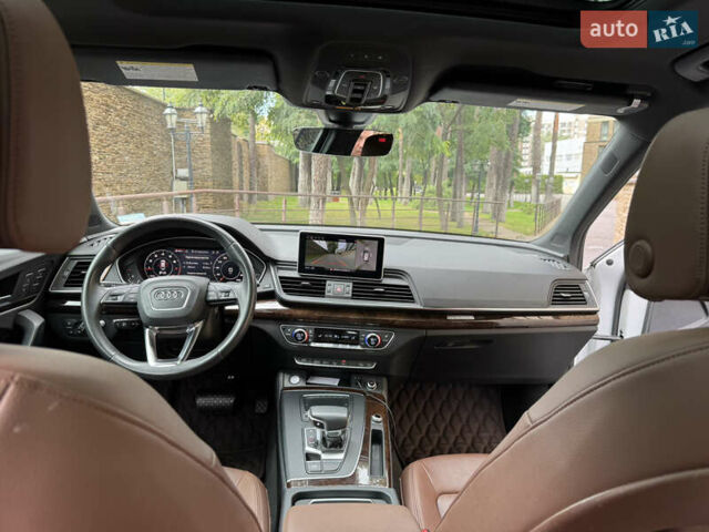 Белый Ауди Ку 5, объемом двигателя 1.98 л и пробегом 79 тыс. км за 32800 $, фото 6 на Automoto.ua