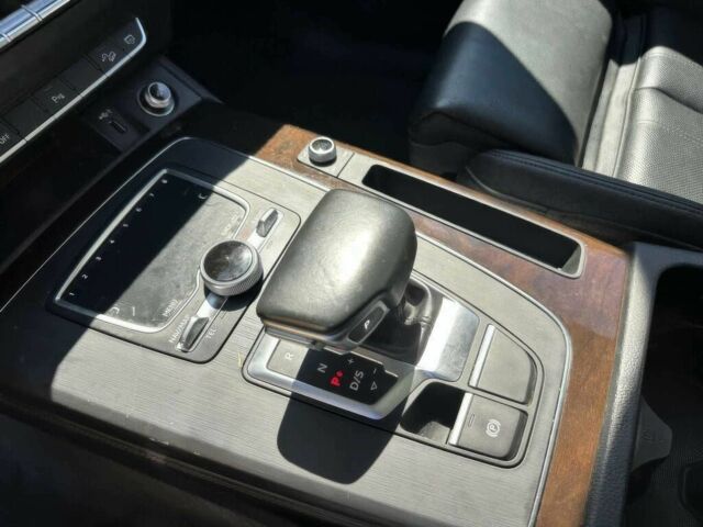 Белый Ауди Ку 5, объемом двигателя 2 л и пробегом 38 тыс. км за 12500 $, фото 11 на Automoto.ua