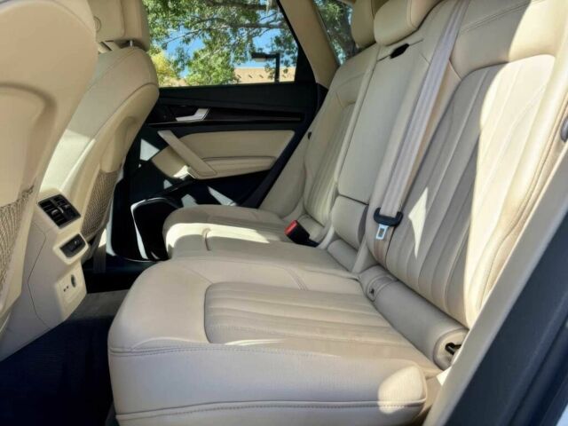 Белый Ауди Ку 5, объемом двигателя 2 л и пробегом 47 тыс. км за 12500 $, фото 11 на Automoto.ua