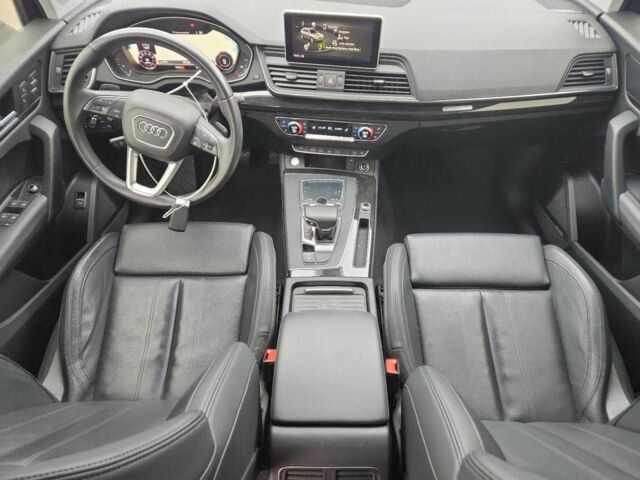 Білий Ауді Ку 5, об'ємом двигуна 2 л та пробігом 112 тис. км за 5500 $, фото 7 на Automoto.ua