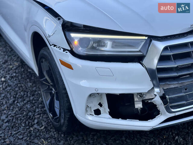 Білий Ауді Ку 5, об'ємом двигуна 1.98 л та пробігом 148 тис. км за 16400 $, фото 9 на Automoto.ua