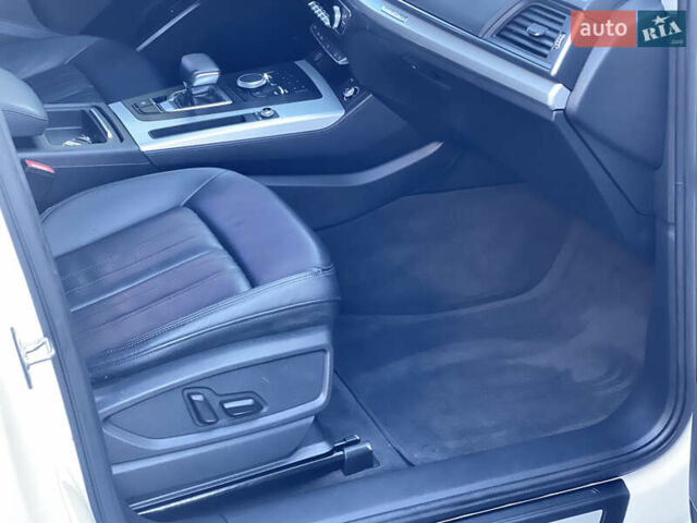 Білий Ауді Ку 5, об'ємом двигуна 1.98 л та пробігом 148 тис. км за 16400 $, фото 32 на Automoto.ua