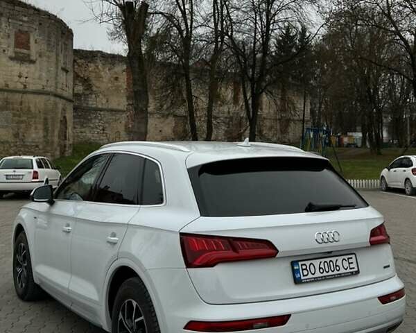 Белый Ауди Ку 5, объемом двигателя 1.97 л и пробегом 240 тыс. км за 38500 $, фото 7 на Automoto.ua