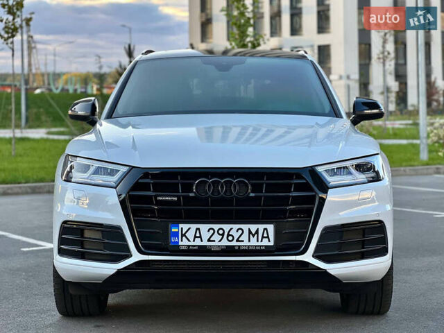 Белый Ауди Ку 5, объемом двигателя 1.98 л и пробегом 63 тыс. км за 31400 $, фото 3 на Automoto.ua