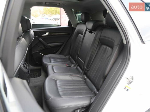 Білий Ауді Ку 5, об'ємом двигуна 1.98 л та пробігом 111 тис. км за 23900 $, фото 10 на Automoto.ua