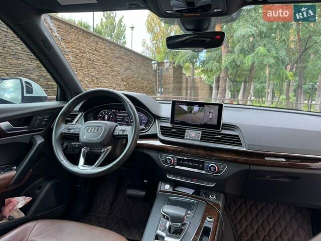 Белый Ауди Ку 5, объемом двигателя 1.98 л и пробегом 79 тыс. км за 32800 $, фото 3 на Automoto.ua