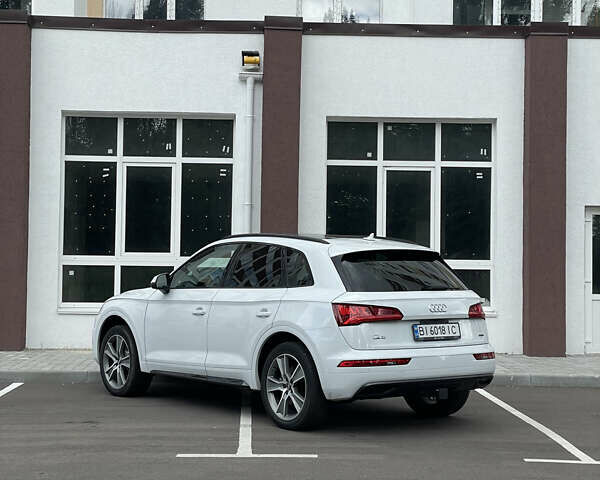 Белый Ауди Ку 5, объемом двигателя 1.98 л и пробегом 21 тыс. км за 30950 $, фото 3 на Automoto.ua