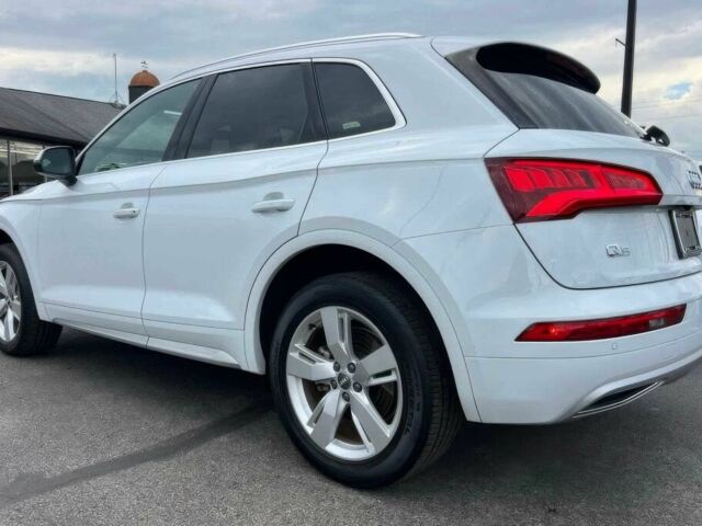 Білий Ауді Ку 5, об'ємом двигуна 2 л та пробігом 36 тис. км за 12500 $, фото 6 на Automoto.ua