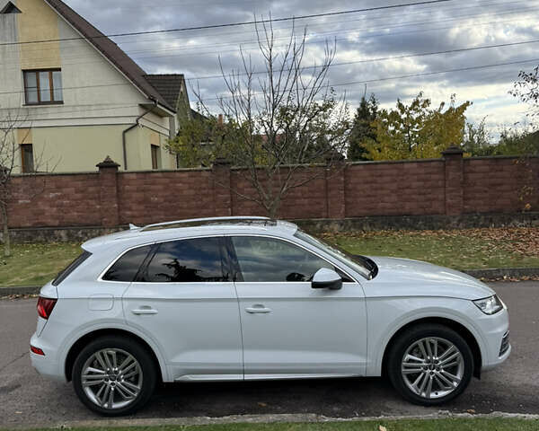 Білий Ауді Ку 5, об'ємом двигуна 1.98 л та пробігом 211 тис. км за 22300 $, фото 2 на Automoto.ua