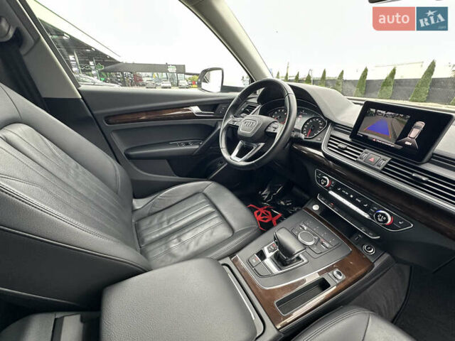 Ауди Ку 5 2019 в Тернополе на Automoto.ua Белый Ауди Ку 5, объемом двигателя 2 л и пробегом 64 тыс. км за 24700 $, фото 13 на Automoto.ua