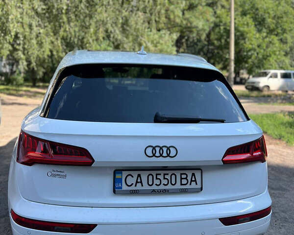 Белый Ауди Ку 5, объемом двигателя 1.98 л и пробегом 125 тыс. км за 29950 $, фото 5 на Automoto.ua