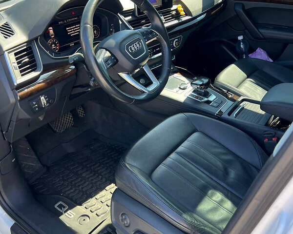 Белый Ауди Ку 5, объемом двигателя 1.98 л и пробегом 125 тыс. км за 29950 $, фото 9 на Automoto.ua