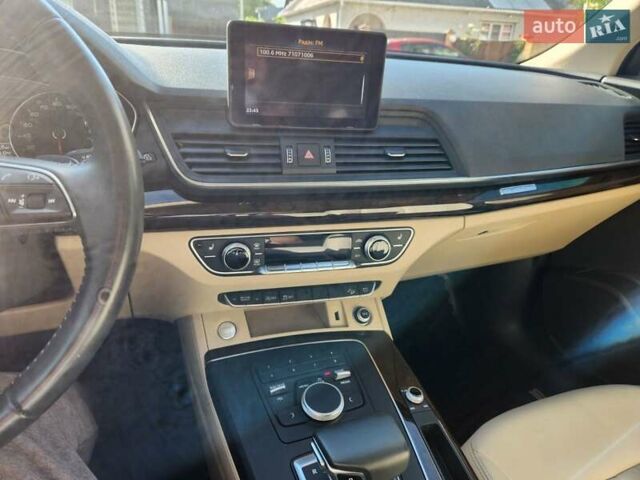 Білий Ауді Ку 5, об'ємом двигуна 1.98 л та пробігом 81 тис. км за 25500 $, фото 17 на Automoto.ua