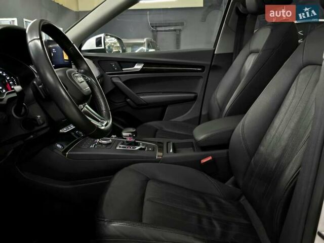 Белый Ауди Ку 5, объемом двигателя 1.98 л и пробегом 71 тыс. км за 24999 $, фото 2 на Automoto.ua