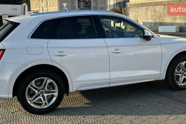 Белый Ауди Ку 5, объемом двигателя 1.98 л и пробегом 92 тыс. км за 25500 $, фото 6 на Automoto.ua