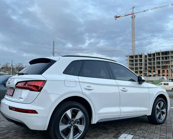 Білий Ауді Ку 5, об'ємом двигуна 2 л та пробігом 119 тис. км за 25700 $, фото 3 на Automoto.ua