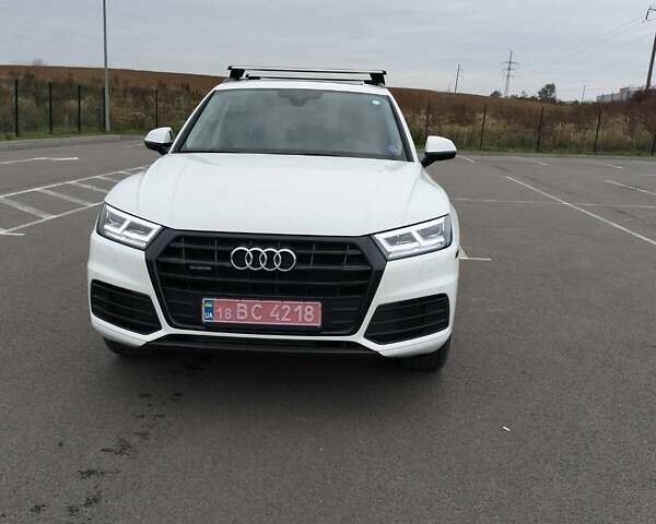 Белый Ауди Ку 5, объемом двигателя 2 л и пробегом 52 тыс. км за 30900 $, фото 4 на Automoto.ua