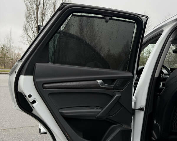 Білий Ауді Ку 5, об'ємом двигуна 1.98 л та пробігом 70 тис. км за 32500 $, фото 11 на Automoto.ua