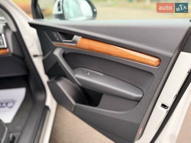 Білий Ауді Ку 5, об'ємом двигуна 1.98 л та пробігом 39 тис. км за 33500 $, фото 18 на Automoto.ua