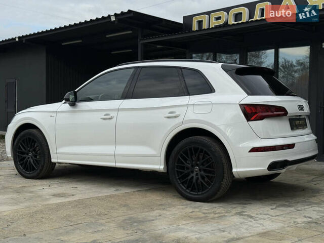 Белый Ауди Ку 5, объемом двигателя 1.98 л и пробегом 65 тыс. км за 40999 $, фото 3 на Automoto.ua