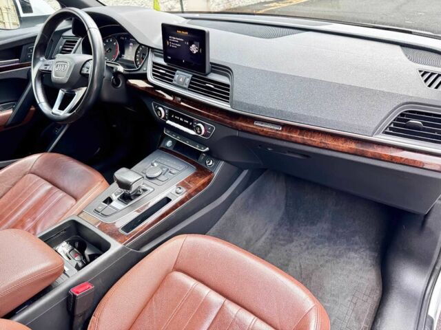 Белый Ауди Ку 5, объемом двигателя 2 л и пробегом 50 тыс. км за 22900 $, фото 10 на Automoto.ua