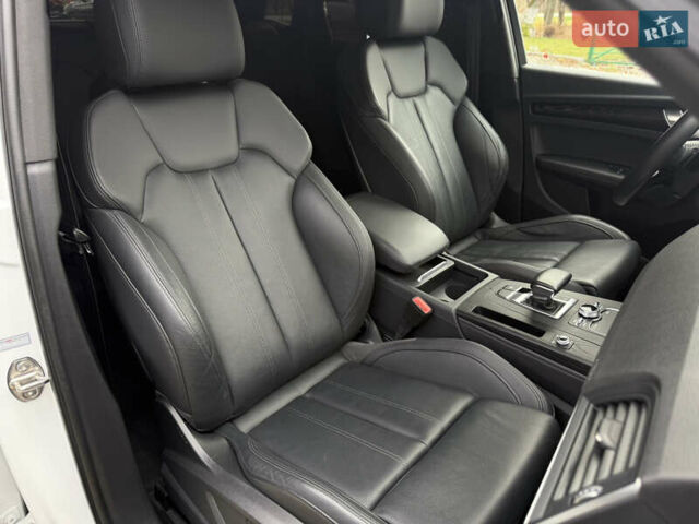 Белый Ауди Ку 5, объемом двигателя 1.98 л и пробегом 65 тыс. км за 40999 $, фото 17 на Automoto.ua