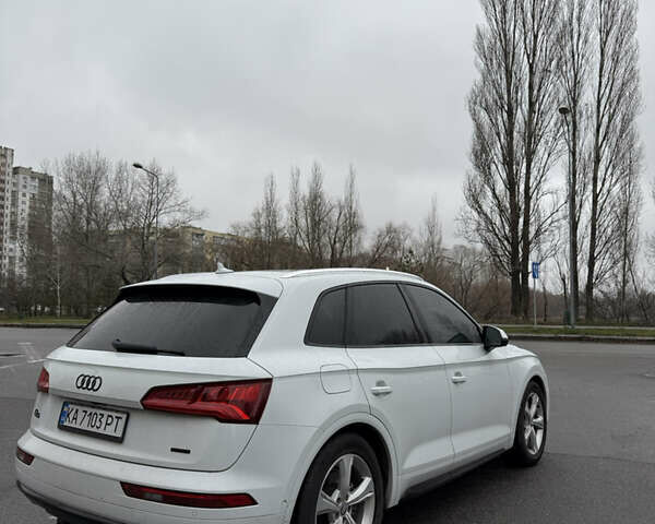 Білий Ауді Ку 5, об'ємом двигуна 1.98 л та пробігом 70 тис. км за 32500 $, фото 5 на Automoto.ua