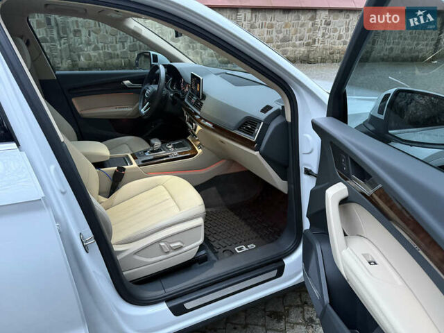 Білий Ауді Ку 5, об'ємом двигуна 2 л та пробігом 100 тис. км за 33900 $, фото 51 на Automoto.ua