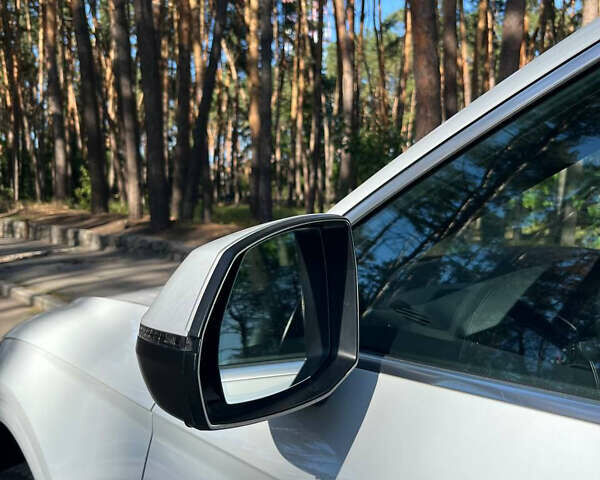 Білий Ауді Ку 5, об'ємом двигуна 2 л та пробігом 94 тис. км за 30300 $, фото 4 на Automoto.ua