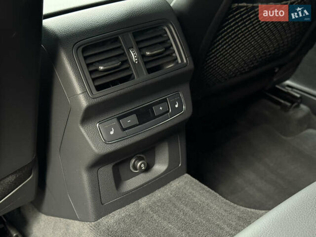 Белый Ауди Ку 5, объемом двигателя 1.98 л и пробегом 65 тыс. км за 40999 $, фото 27 на Automoto.ua