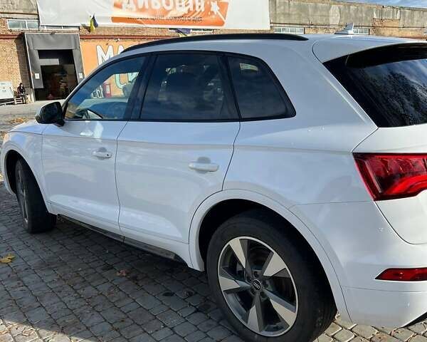 Белый Ауди Ку 5, объемом двигателя 1.98 л и пробегом 77 тыс. км за 25900 $, фото 9 на Automoto.ua